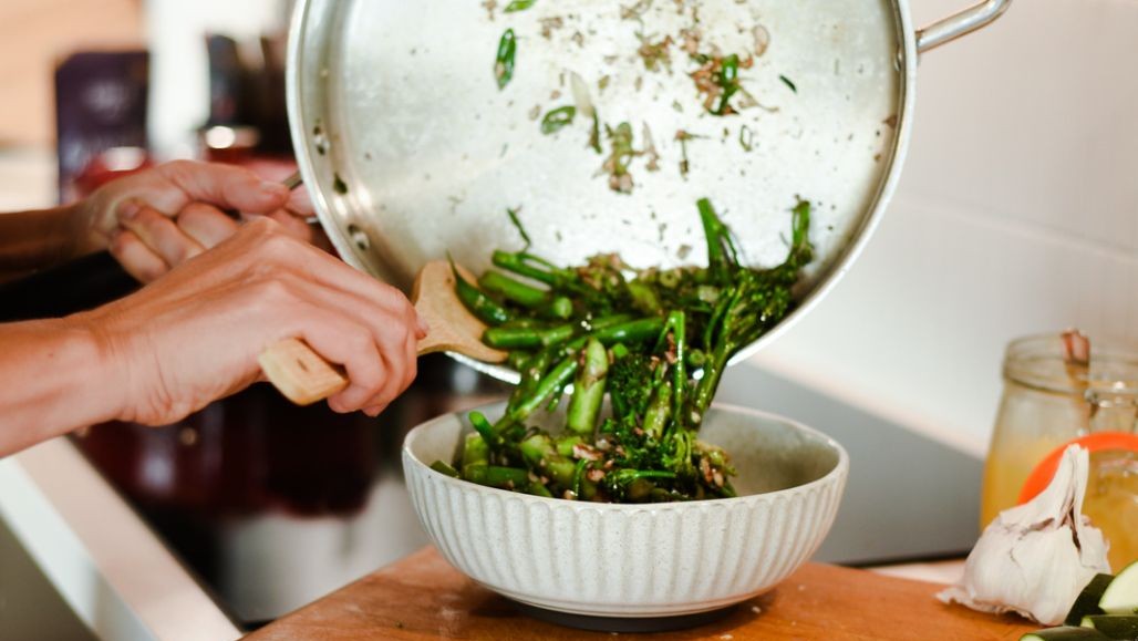 Image of a pan of garlic greens