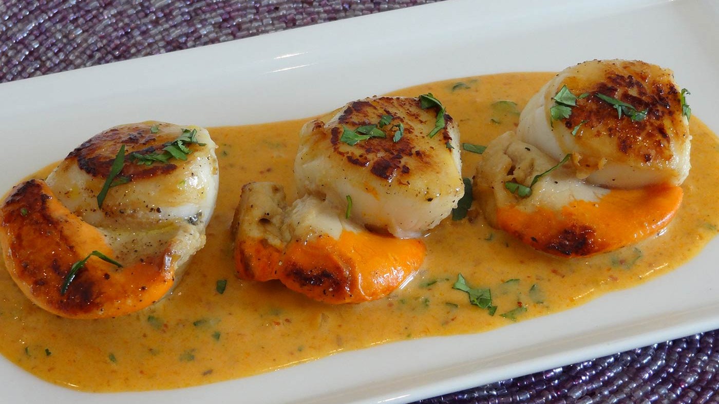 Image of Seared Scallops with Maine-ly Drizzle's Curry Sauce