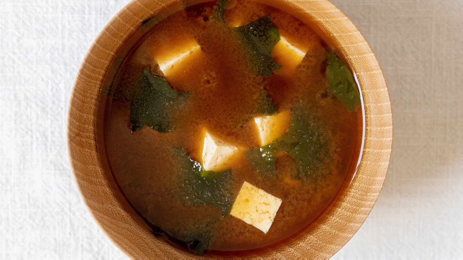 La véritable recette traditionelle de la soupe miso au tofu