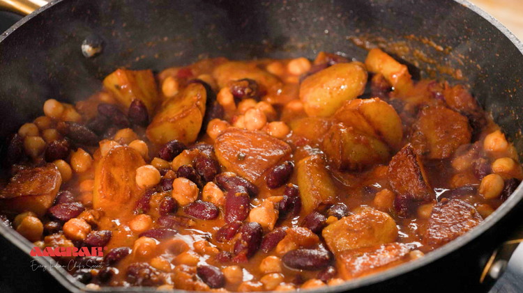 Image of Stir and allow to simmer for 2-3 minutes