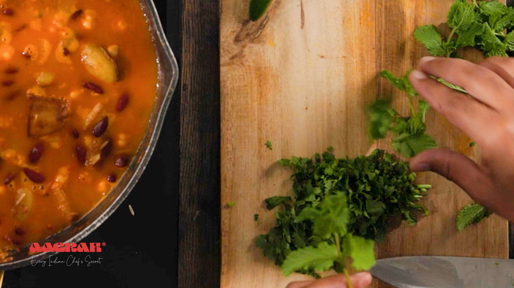 Image of Chop some coriander, mint and chilli for garnish