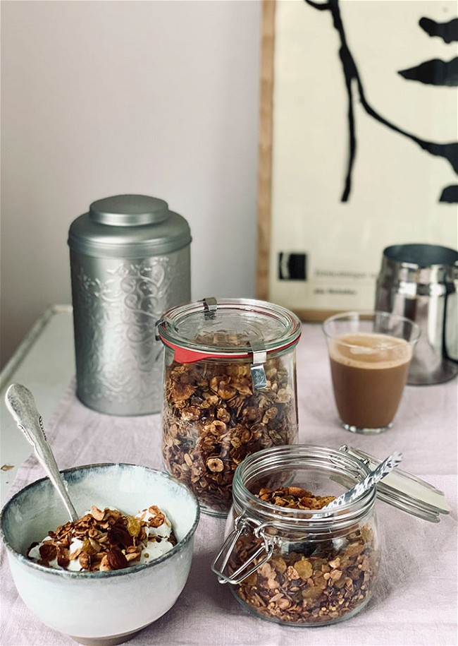 Image of Homemade granola with extra virgin olive oil