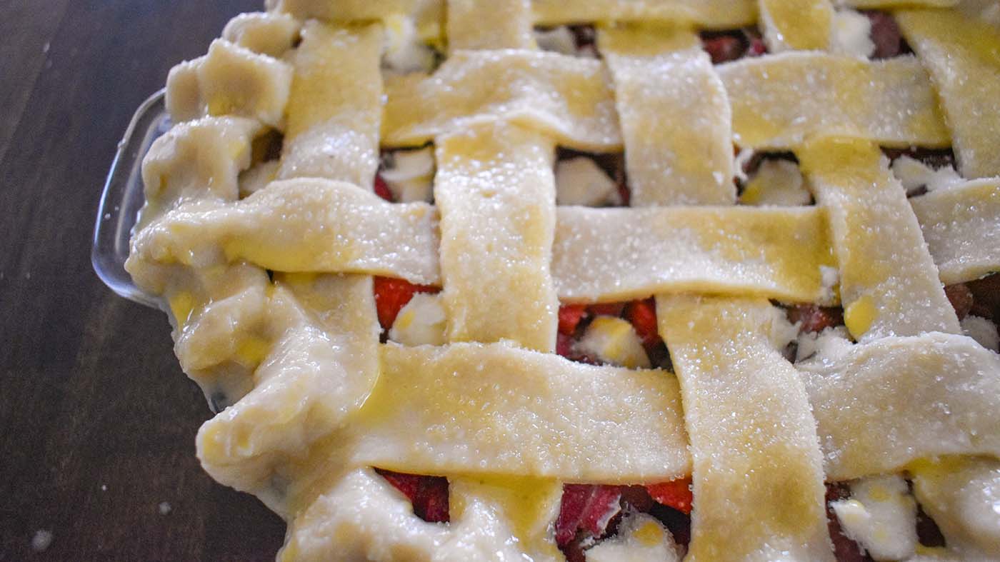 Amish Strawberry Rhubarb Pie – Amish Baskets