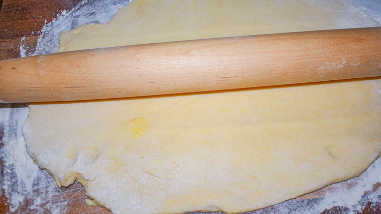 Image of Roll out tin as thin as you can without breaking. 