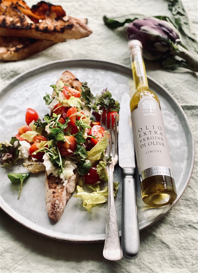 Image of Bruschetta with lemon oil