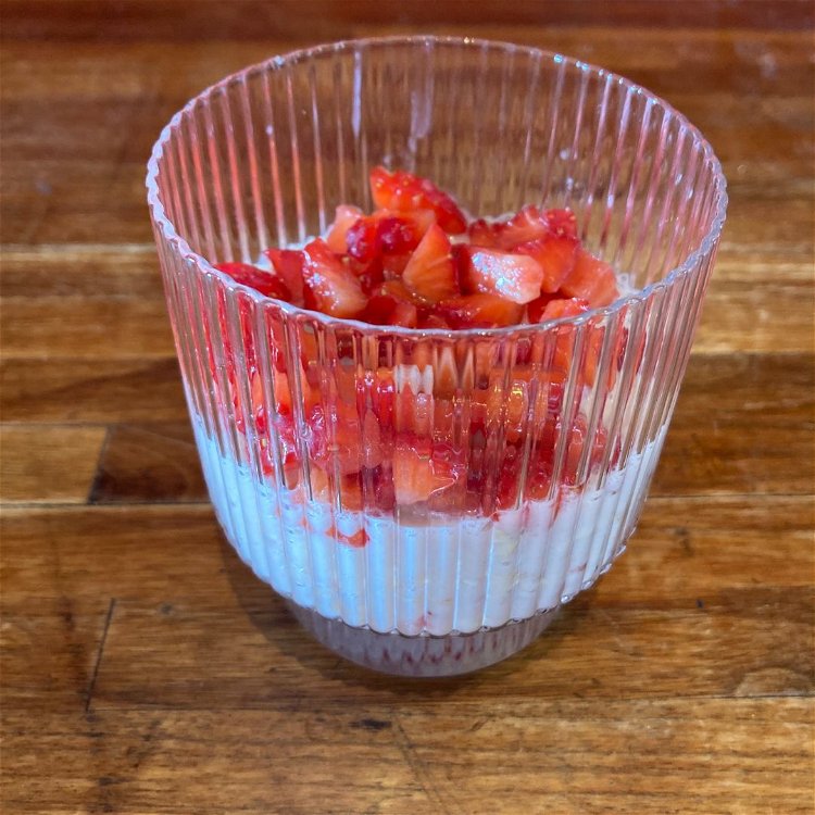 Image of Put the remaining 30g of chopped strawberries on top of...