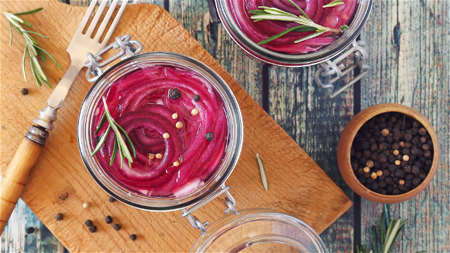 Image of Easy Pickled Red Onions In Apple Cider Vinegar