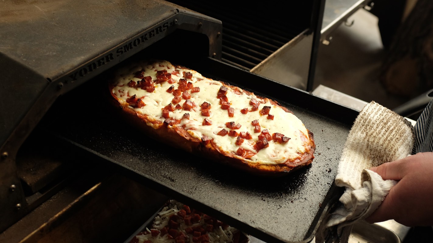 BBQ Pizza (on the BBQ) using the Lodge Cast Iron Baking Sheet