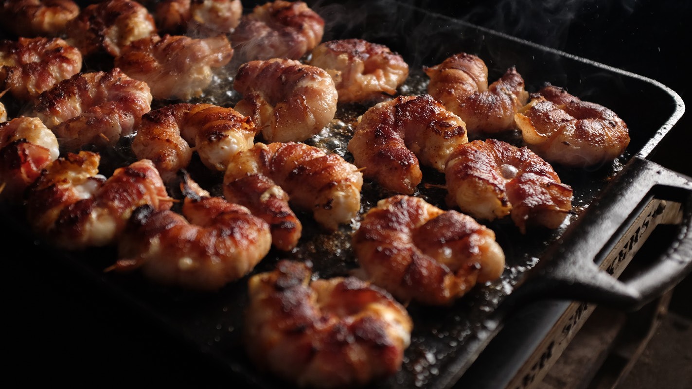 How to cook shrimp on a grill in a Cast Iron Skillet 