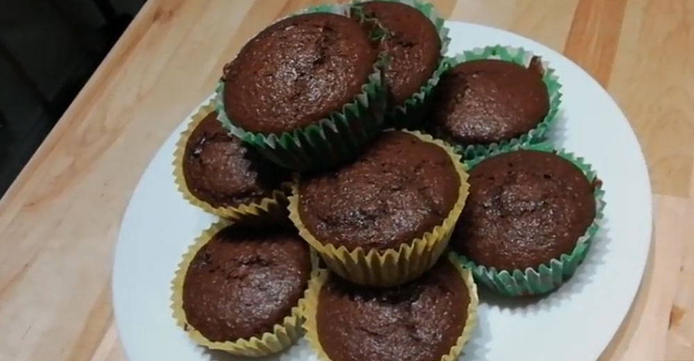 The Easiest Chocolate Chip Muffins Recipe