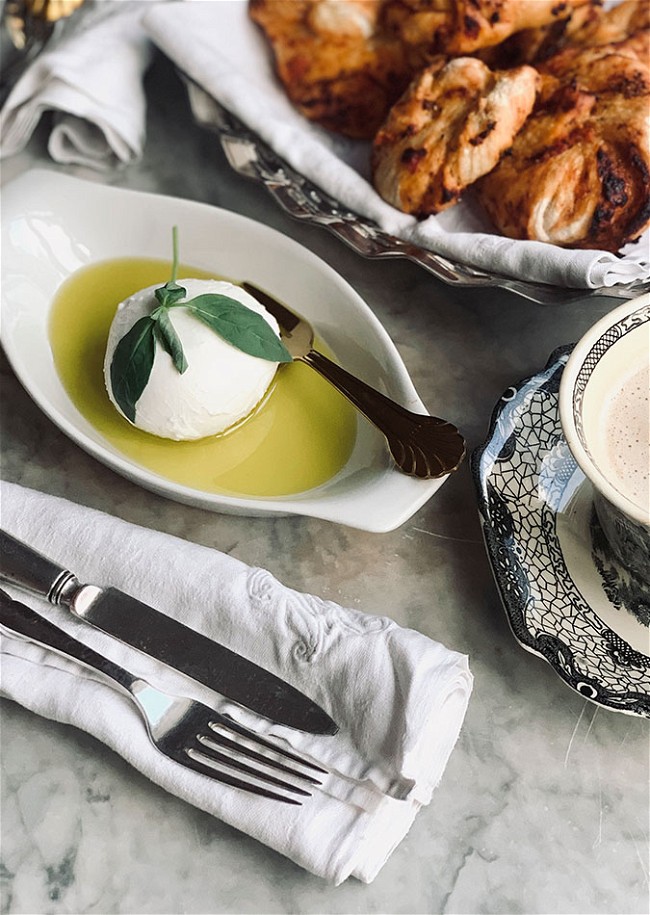 Image of Mozzarella with Lemon Olive Oil