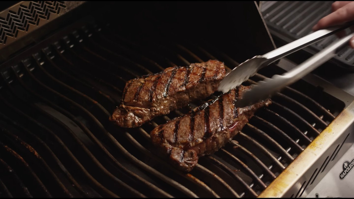 Gas grill clearance steak