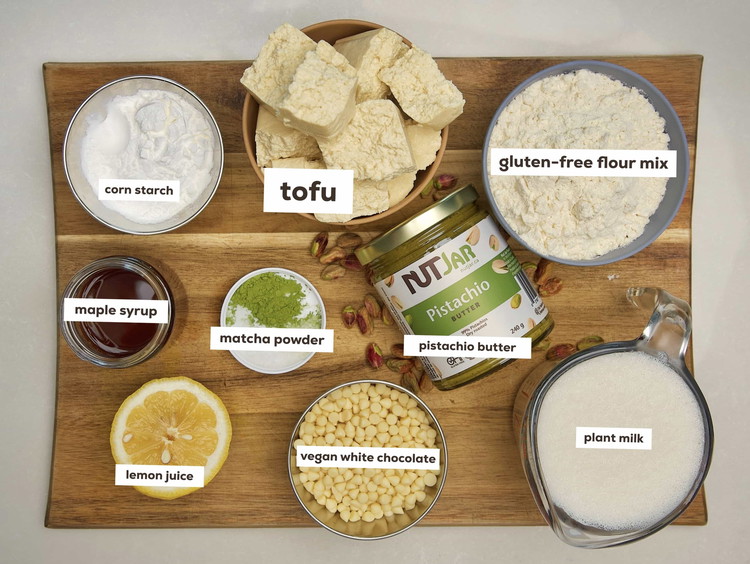 Image of First of all, preheat the oven to 350°F/175°C. Cover a baking cake pan, with baking paper. For the dough, knead the coconut oil, flour, baking powder, maple syrup, avocado oil and salt with a food processor or just with your...