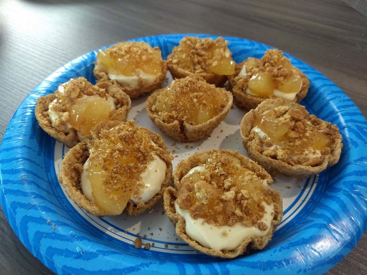 Apple Pie Cheesecake Tacos