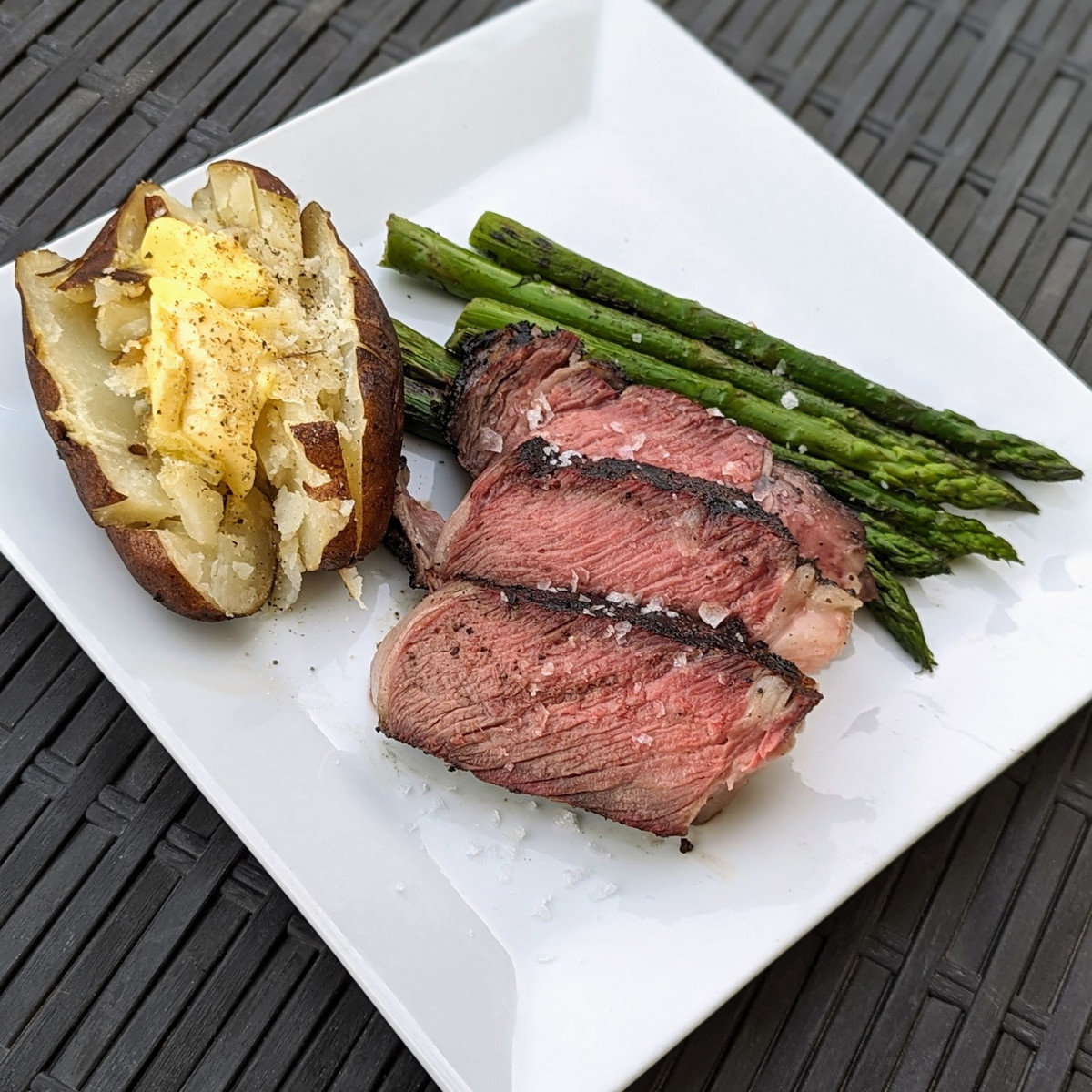 Ales.n.Tails Dry Brined Reverse Seared Tomahawk Steaks
