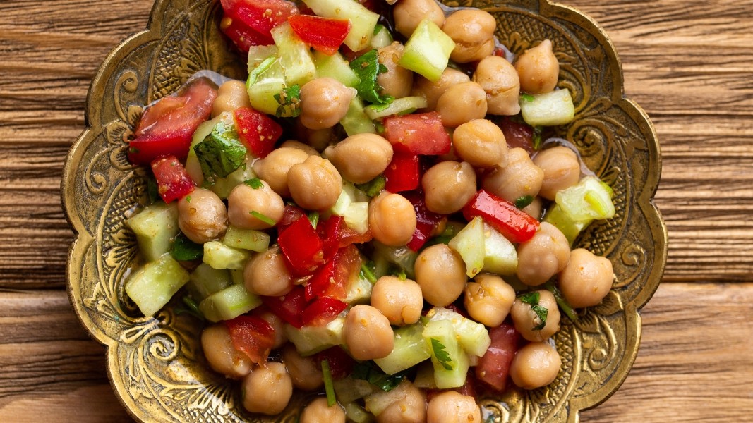 Image of Refreshing Chickpea and Vegetable Salad