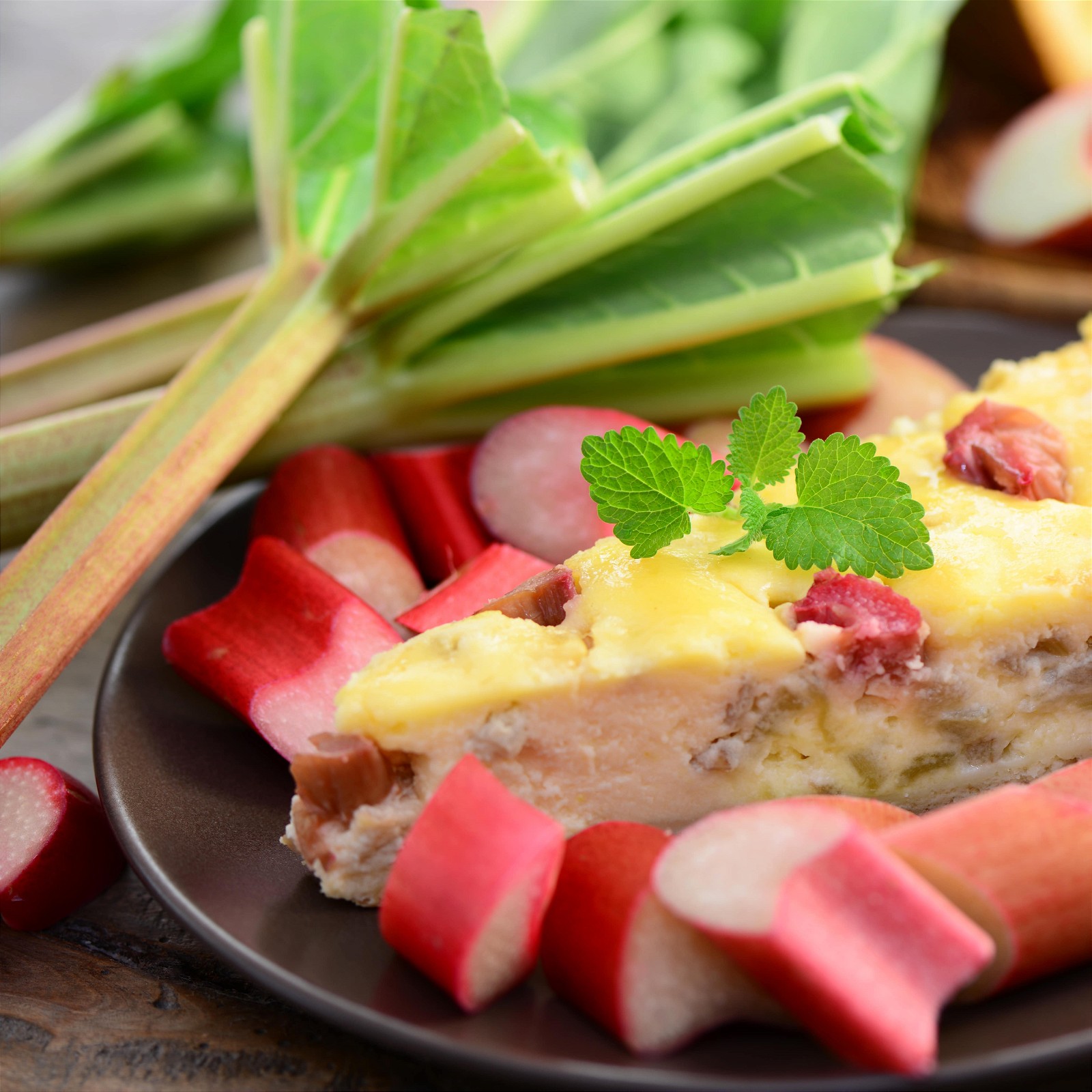 Tarte à la rhubarbe à la vergeoise brune de la cuisine gourmande de deldel  - Cookpad