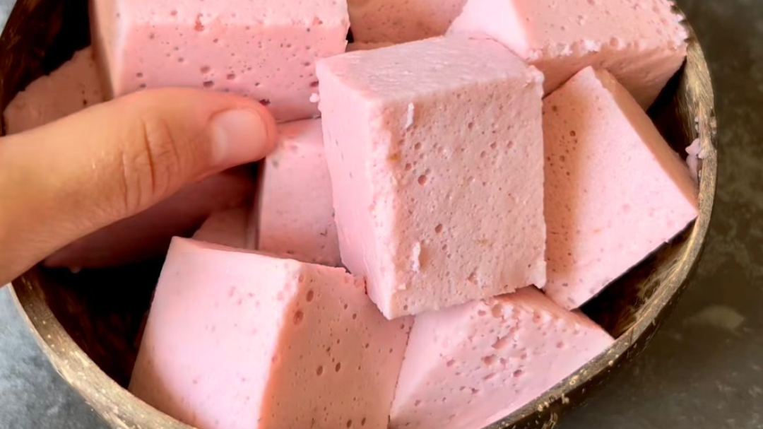 Image of STRAWBERRY MARSHMALLOW