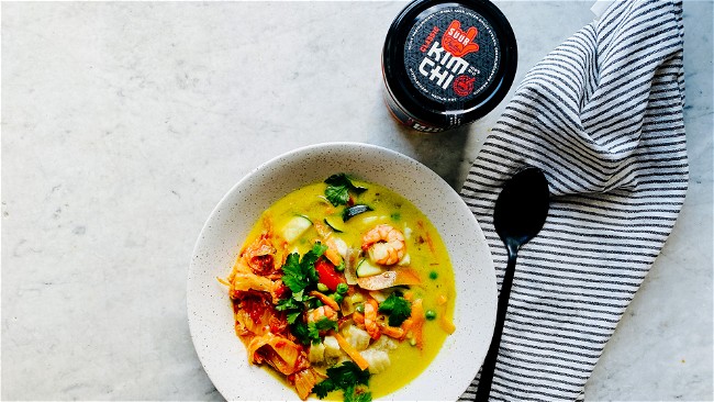 Image of Kokos-Fischsuppe mit Kimchi