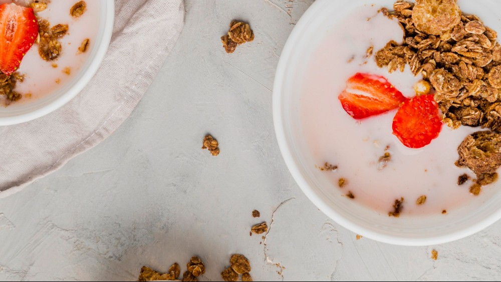 Image of Muesli with strawberry yoghurt