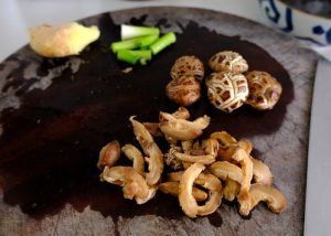 Image of Remove the stem from the shiitake and cut the shiitake...