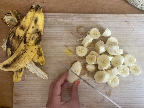 Image of Reife Bananen schälen und in etwa 2-3 cm dicke Scheiben...