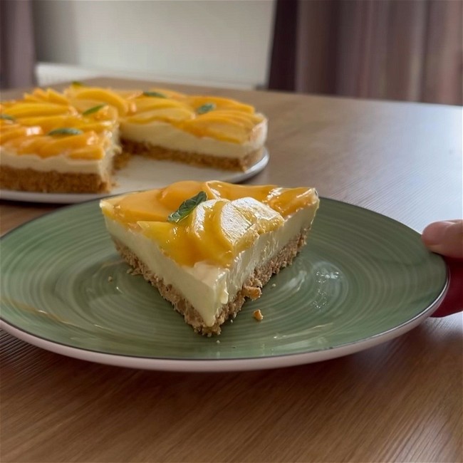 Image of No Bake Pfirsich-Kuchen mit Pudding und Schmand