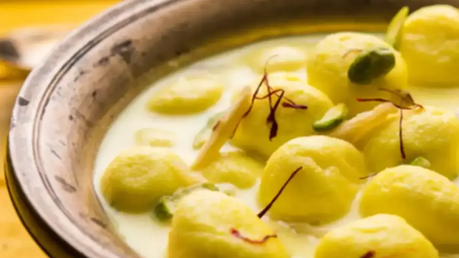 Image of Cardamom-Saffron Rasgulla Delight