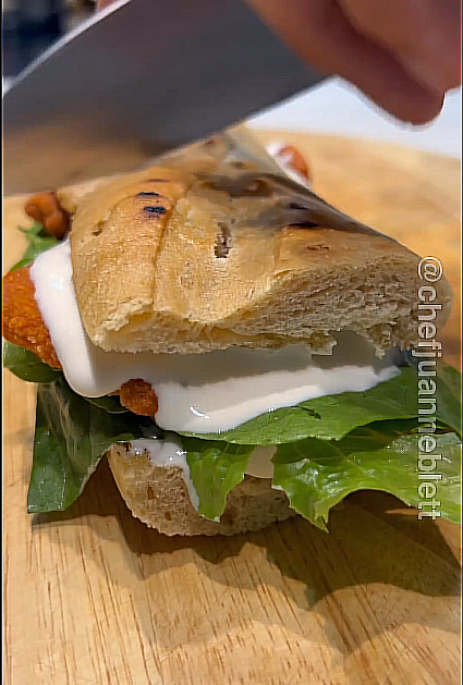 Image of Buffalo Chicken Sandwich, una cena espectacular