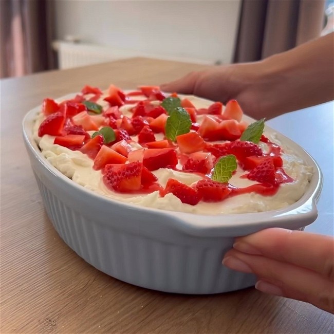 Image of Sommerliches Erdbeer Tiramisu