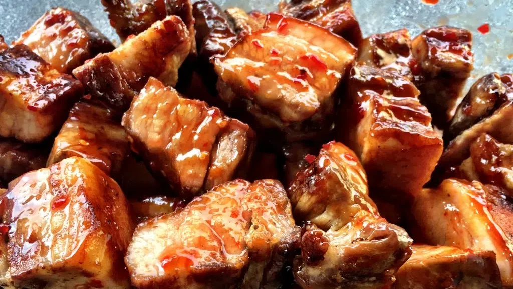 Image of Glasierter Schweinebauch vom Grill im Asia-Style