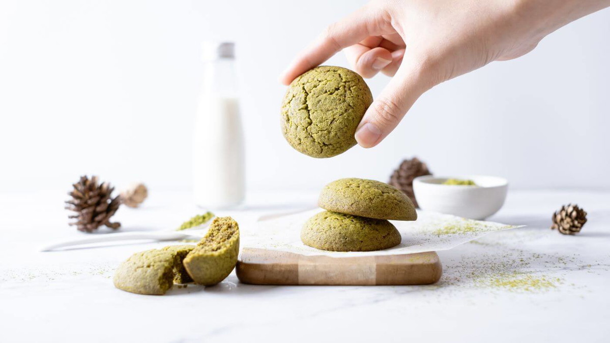 Matcha Crinkle Cookies