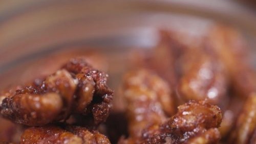 Image of Spicy candied pecans 