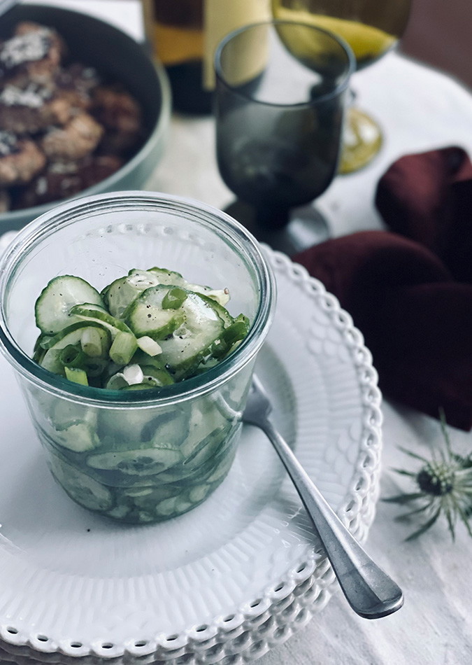 Agurkesalat med hvid balsamico