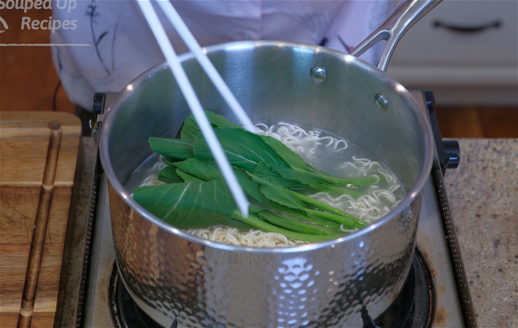 Image of Boil the noodles over medium heat for 1.5-3 minutes depending...