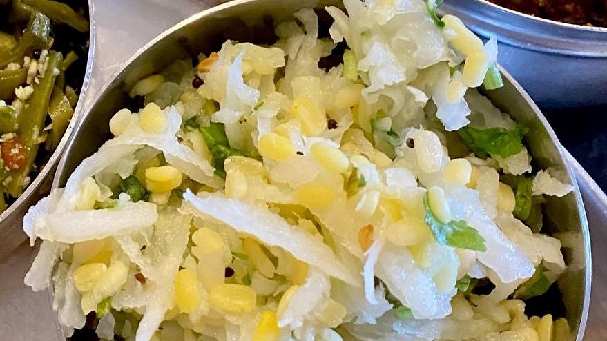 Image of Knol Khol Salad / Kosmalli ( Kohl Rabi)