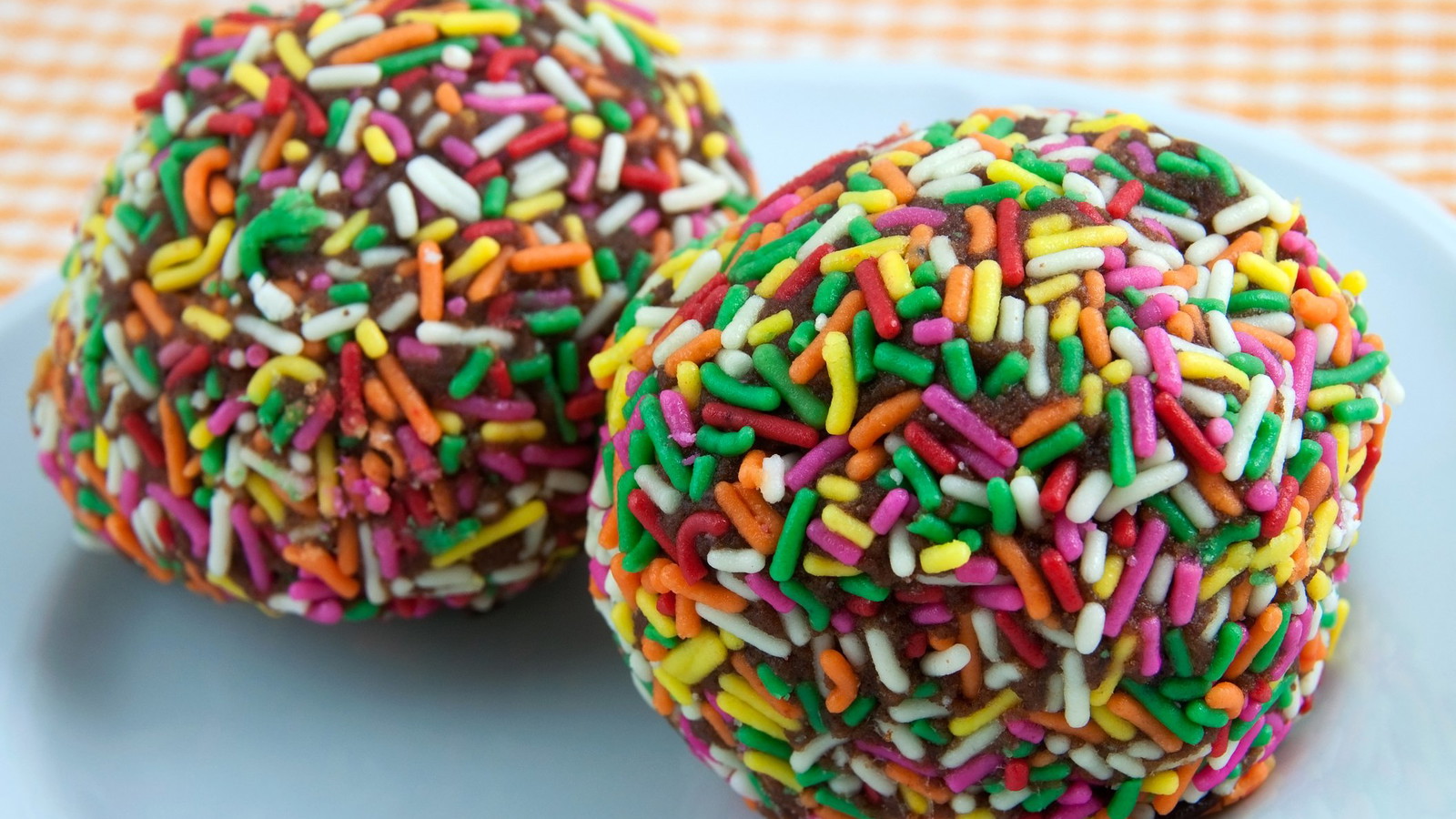 Image of RAINBOW CHOCOLATE BALLS
