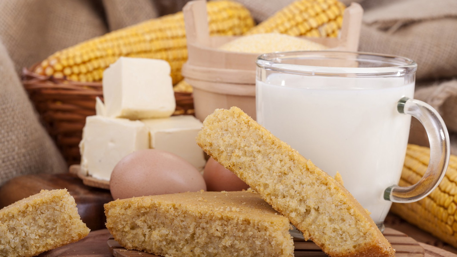 Image of TASTY GLUTEN-FREE CLASSIC CORNBREAD