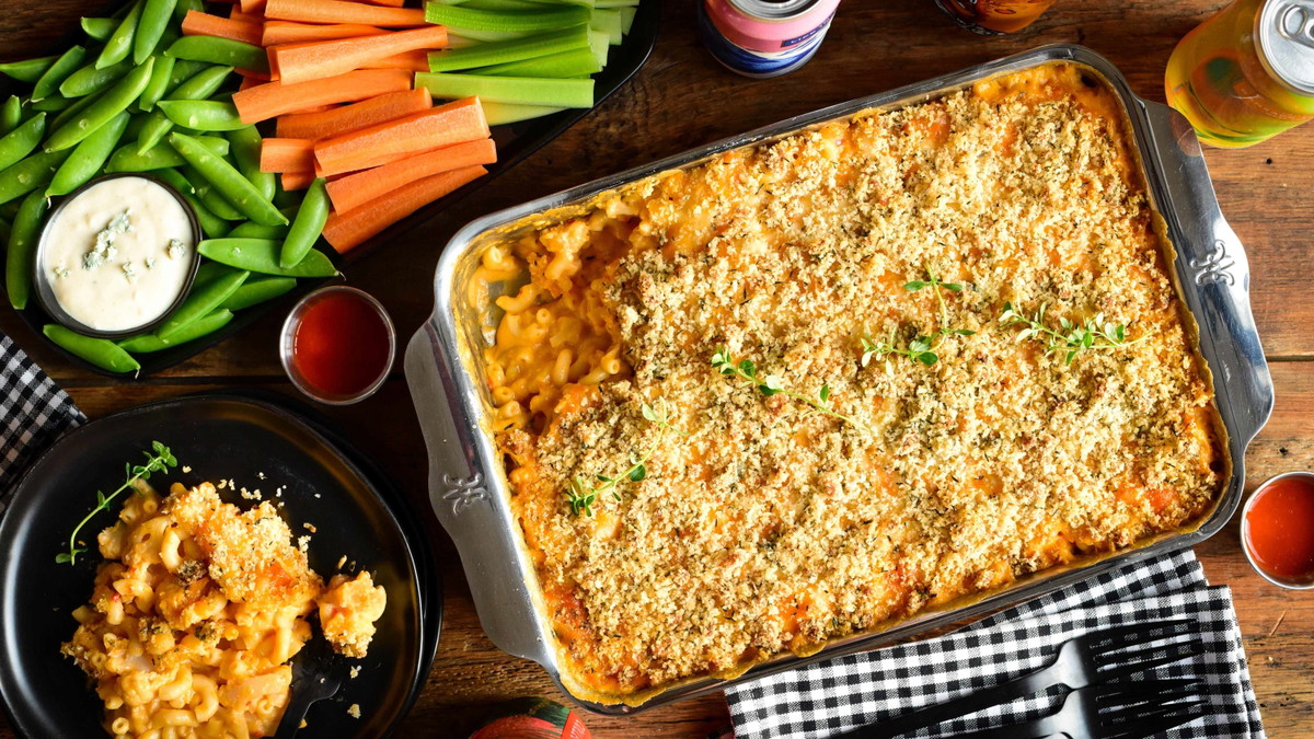 Buffalo Cauliflower Mac & Cheese