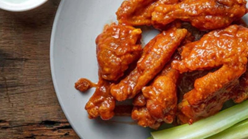 Image of Buffalo Wings en Saus in restaurantstijl