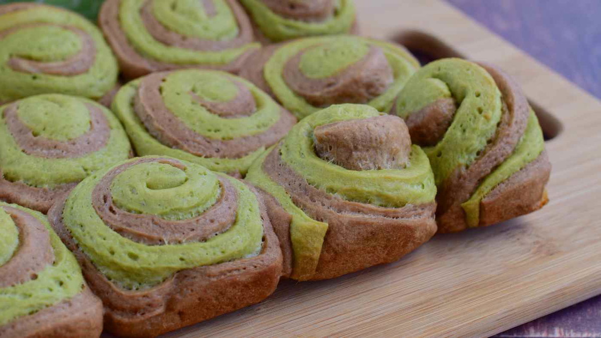 Matcha Cinnamon Rolls