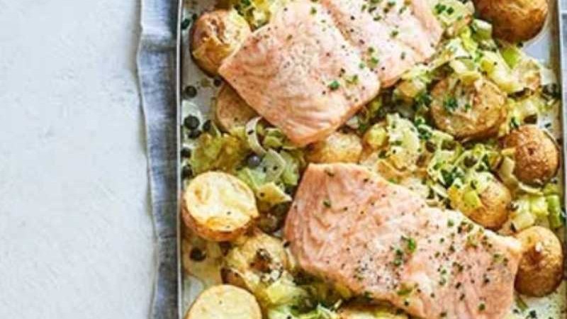 Image of Romige zalm, prei en aardappel