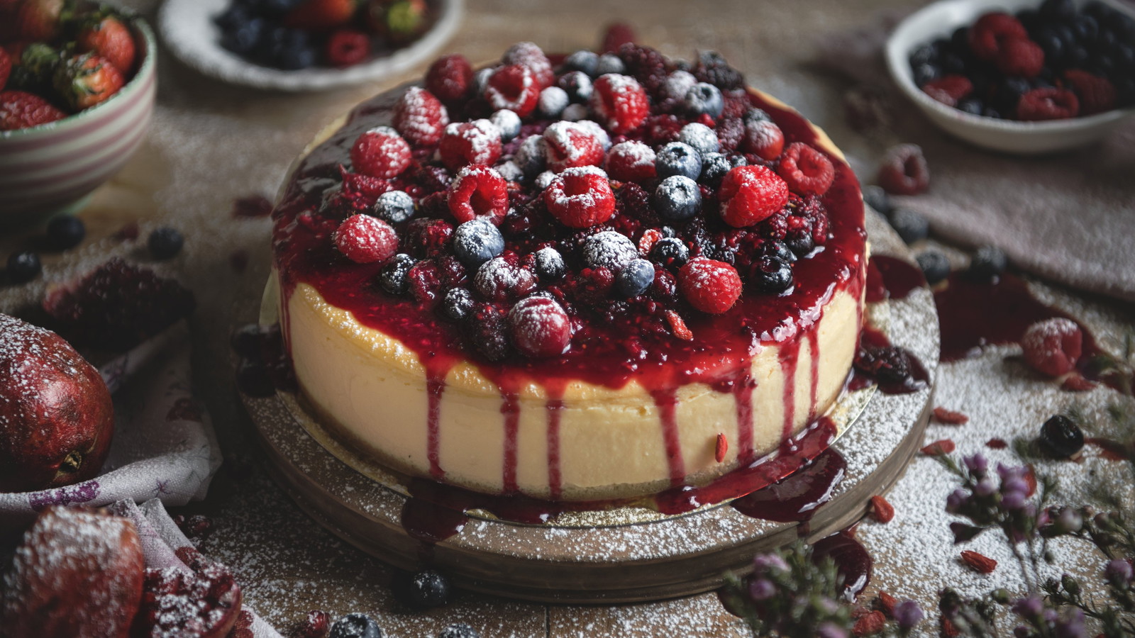 Image of MIXED BERRIES CHEESECAKE