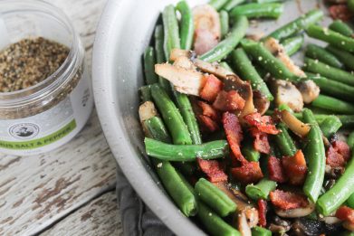 SKILLET GREEN BEANS WITH MUSHROOMS AND BACON