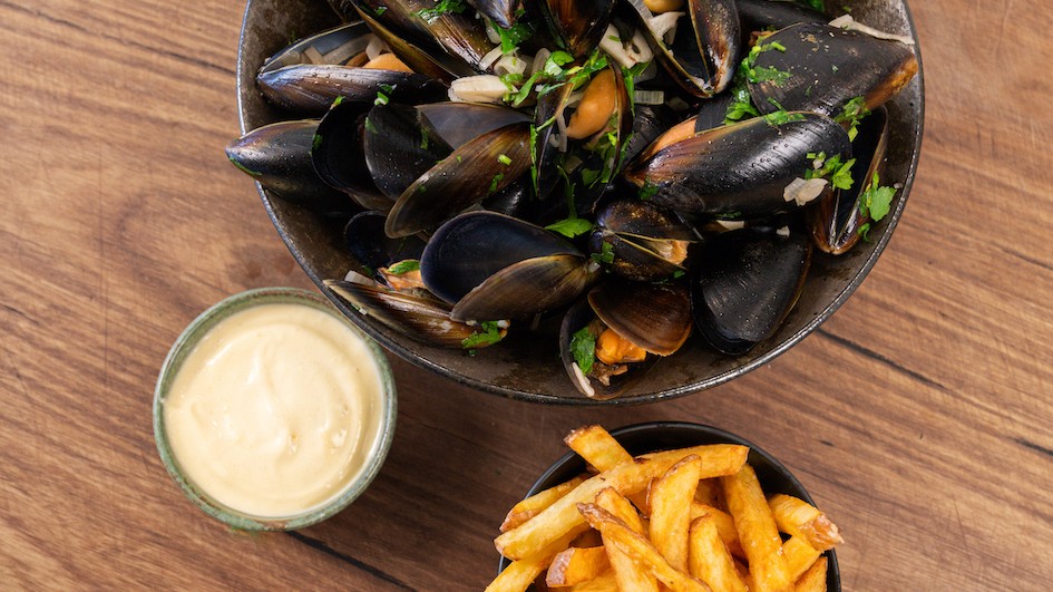 Image of Moules frites (mussels and fries)