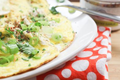 SPICY CHICKEN AND HERB OMLETE