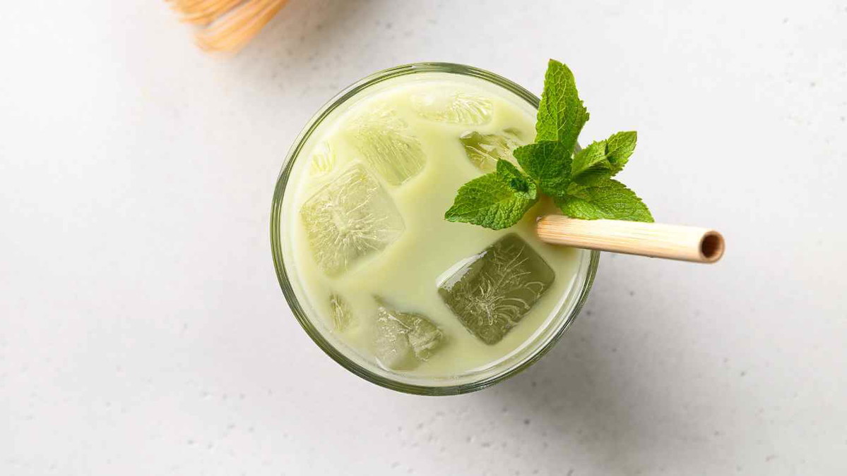 Latte al matcha menta