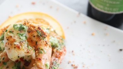 https://images.getrecipekit.com/20230815100900-pan-seared-shrimp-with-citrus-herb-oil-391x261.jpg?class=16x9