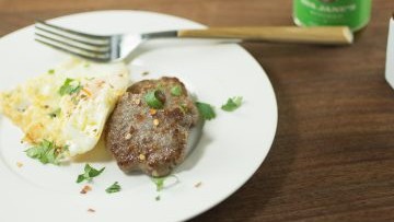 Image of QUICK AND EASY BREAKFAST SAUSAGES