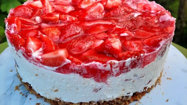 Erdbeertorte mit bayrischem Boden-image